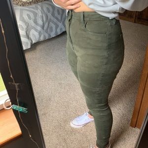 🌻womens american eagle camo skinny jean!